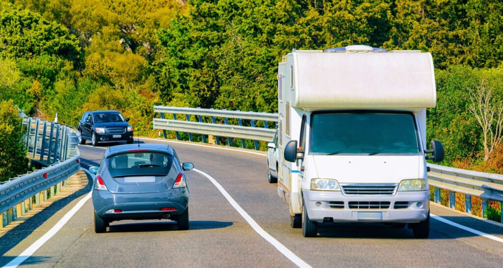 carnet necesitas para conducir una autocaravana en España